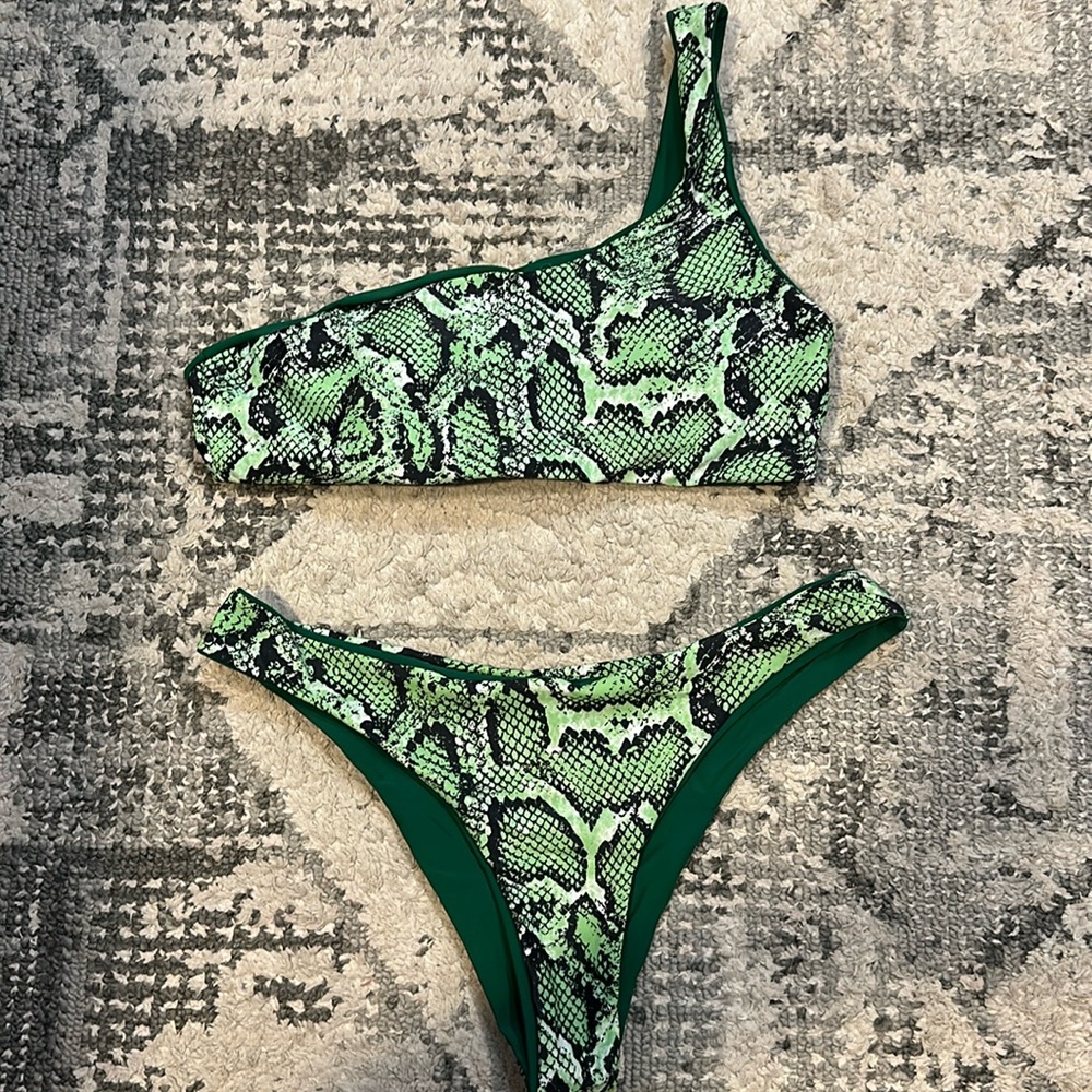 snake skin swim suit 🐍